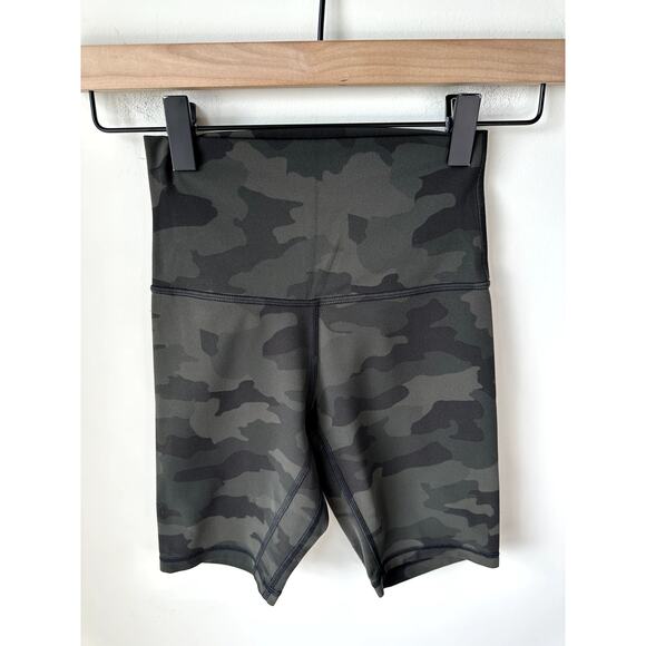 Lululemon Align Short 8" Size 2 Green Camo Nulu EUC - Picture 6 of 7
